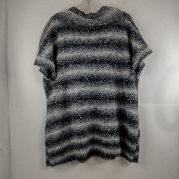 Maurices women's sweater pullover shor sleeve size (3) - Picture 6 of 8